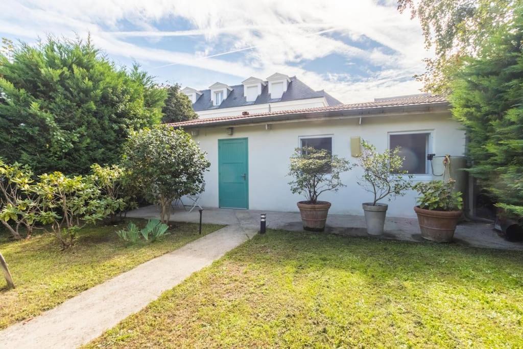 Maisonnette Dans Jardin Partage Colombes  Ngoại thất bức ảnh
