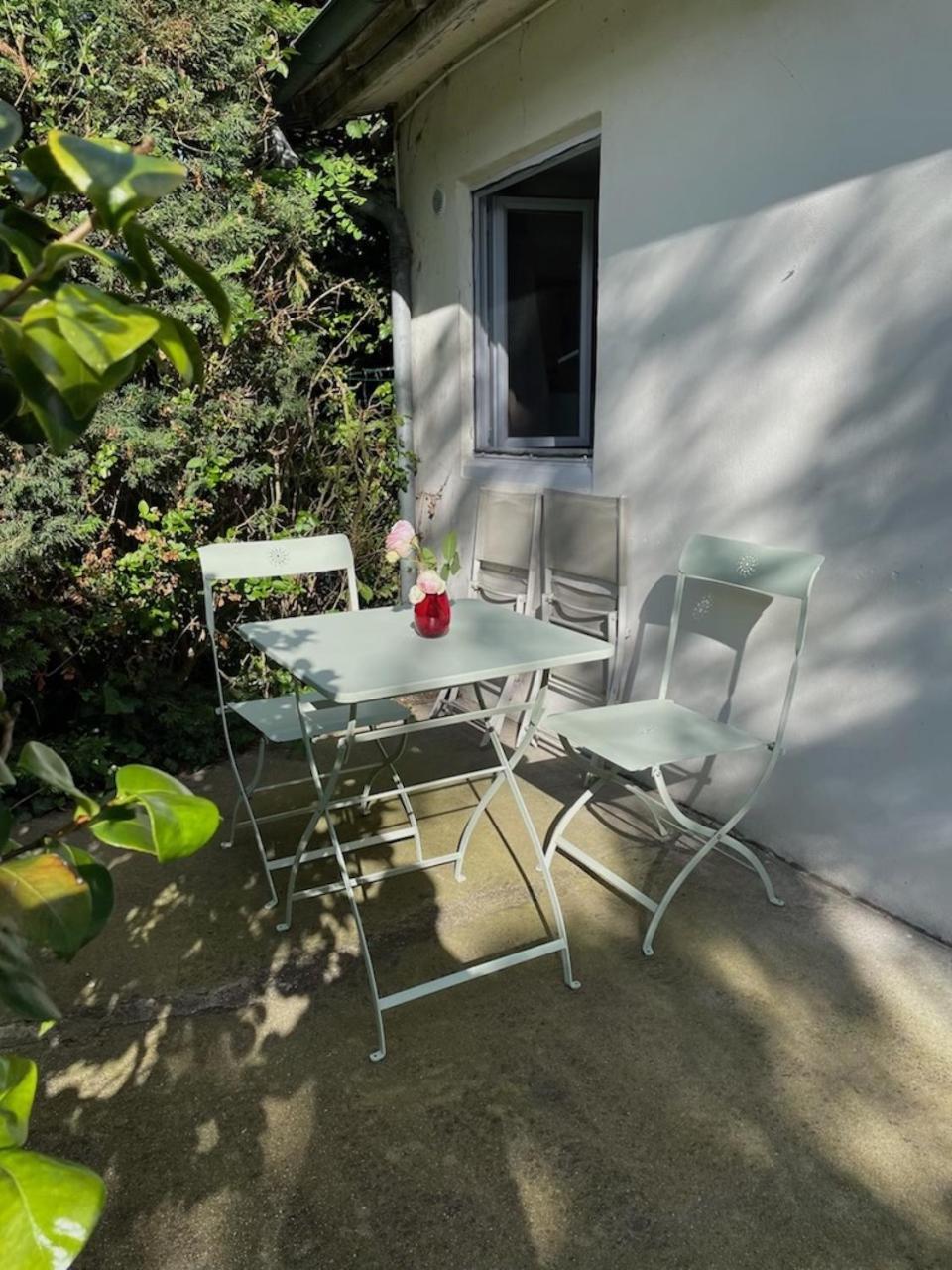 Maisonnette Dans Jardin Partage Colombes  Ngoại thất bức ảnh